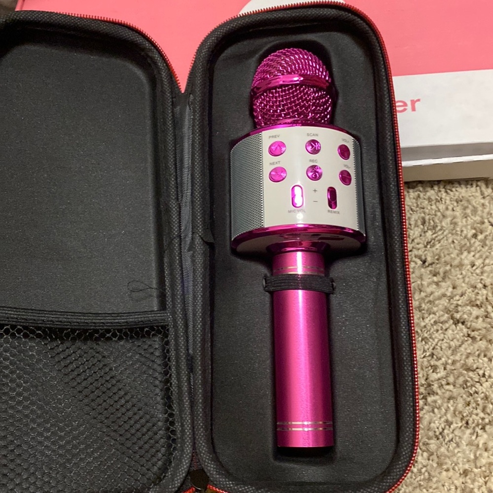 Microphone